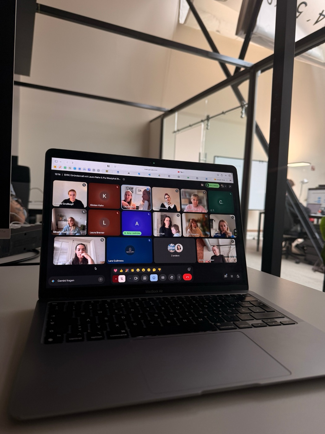 Gründerinnen-Call mit Laura Nahe & Pia Westphal per Videocall