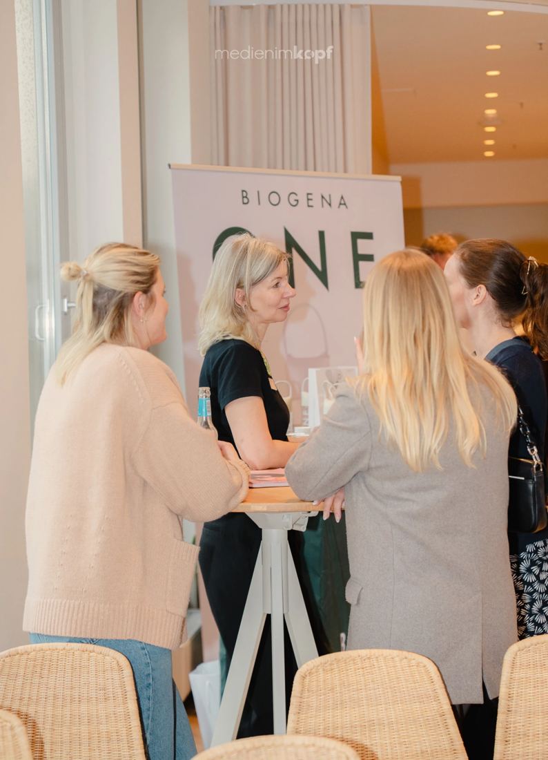 Gespräche am Stand von Biogena ONE